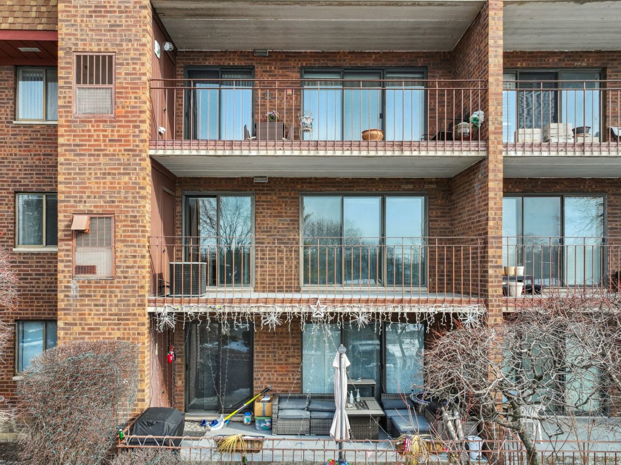 101 Old Oak Drive Unit: 216