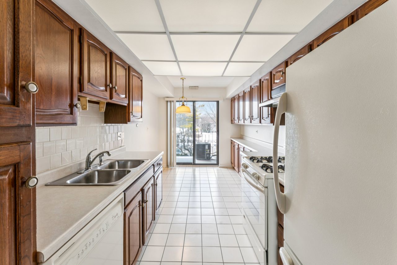 101 Old Oak Drive Unit: 216