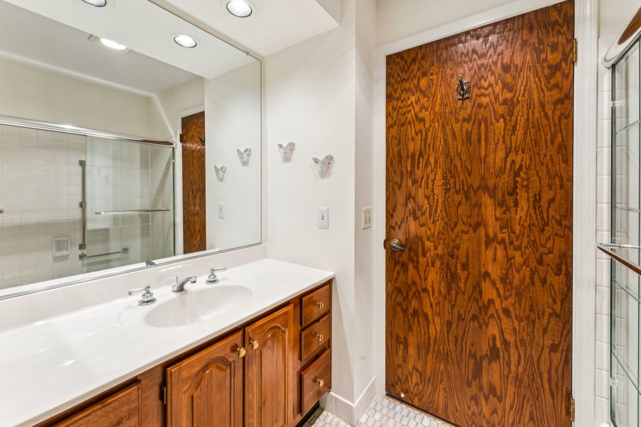 101 Old Oak Drive Unit: 216