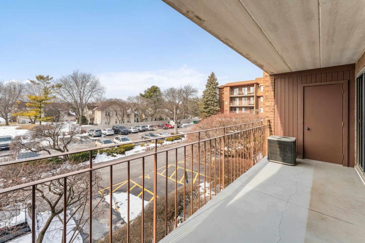 101 Old Oak Drive Unit: 216