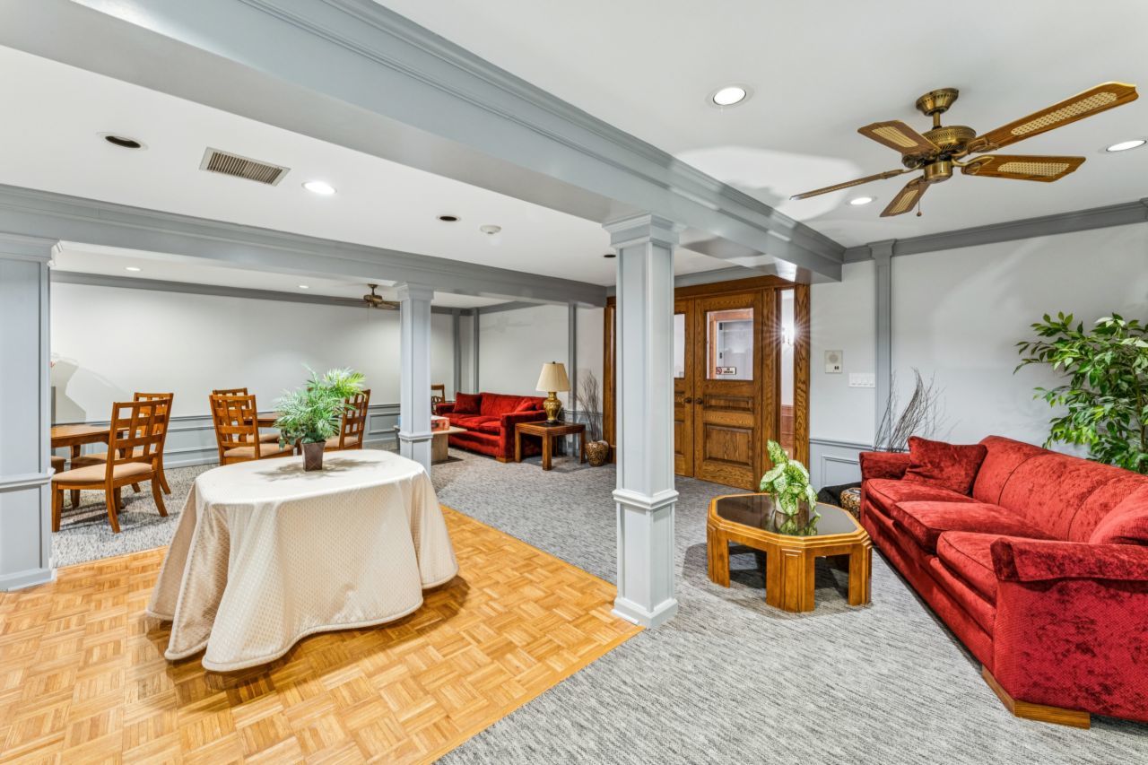 101 Old Oak Drive Unit: 216