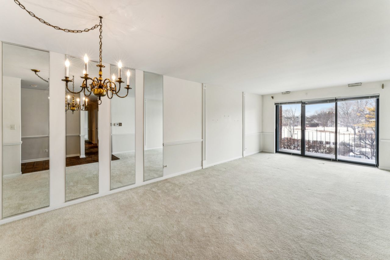 101 Old Oak Drive Unit: 216