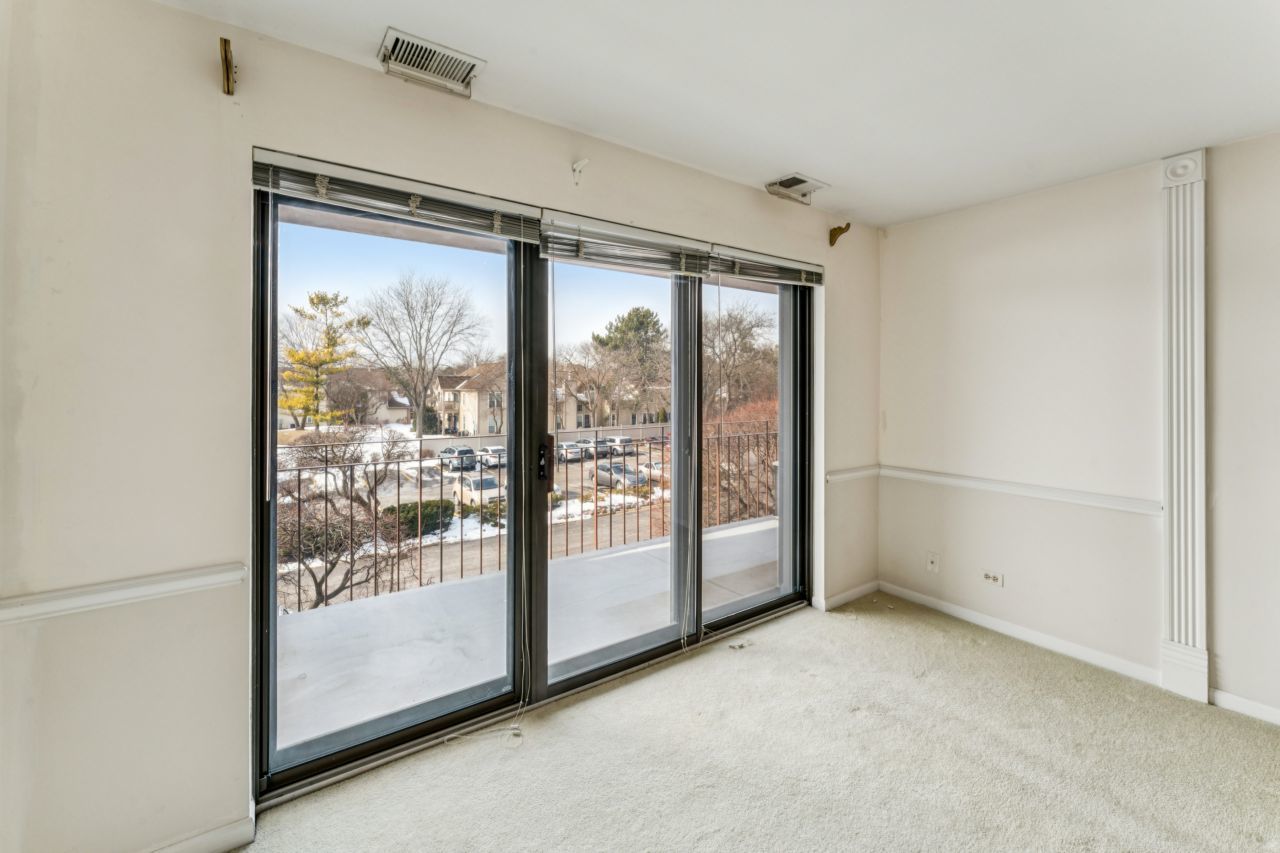 101 Old Oak Drive Unit: 216