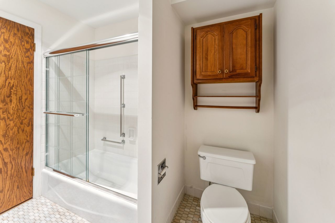 101 Old Oak Drive Unit: 216