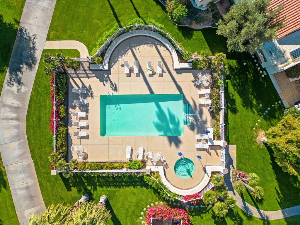 77551 Los Arboles Drive