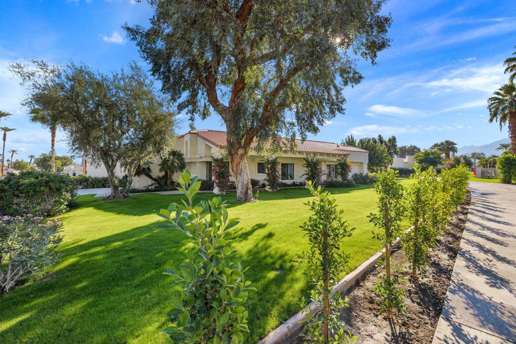 77551 Los Arboles Drive