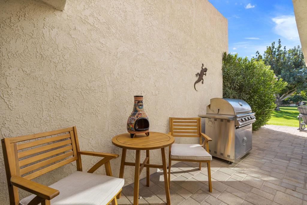77551 Los Arboles Drive