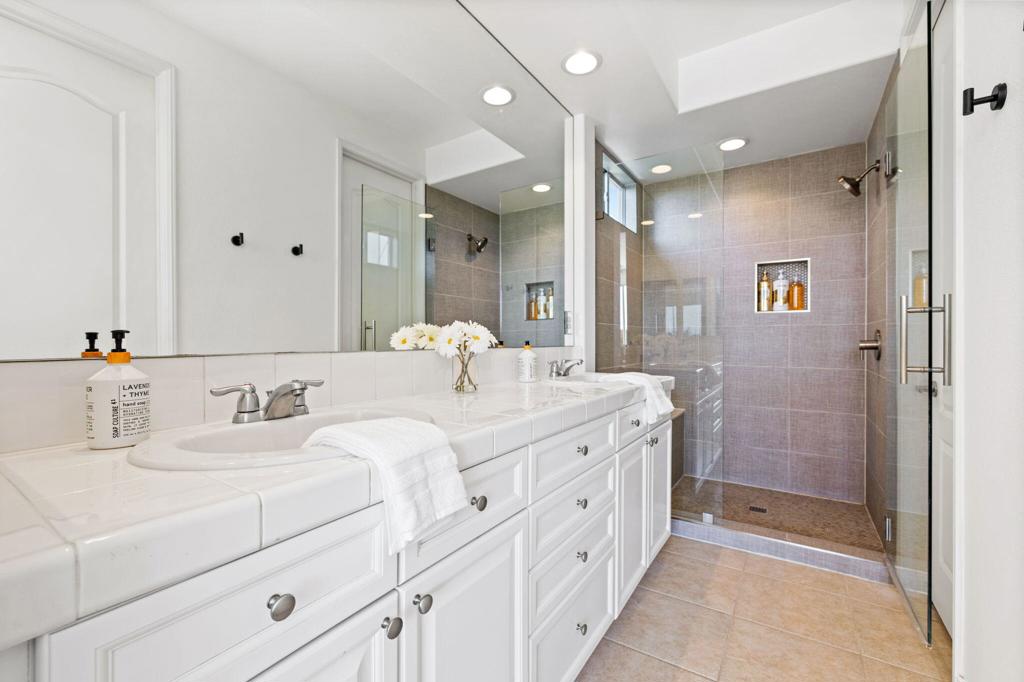 48584 Anastacia Court