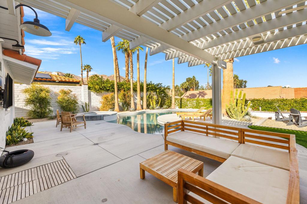 72890 Deer Grass Drive