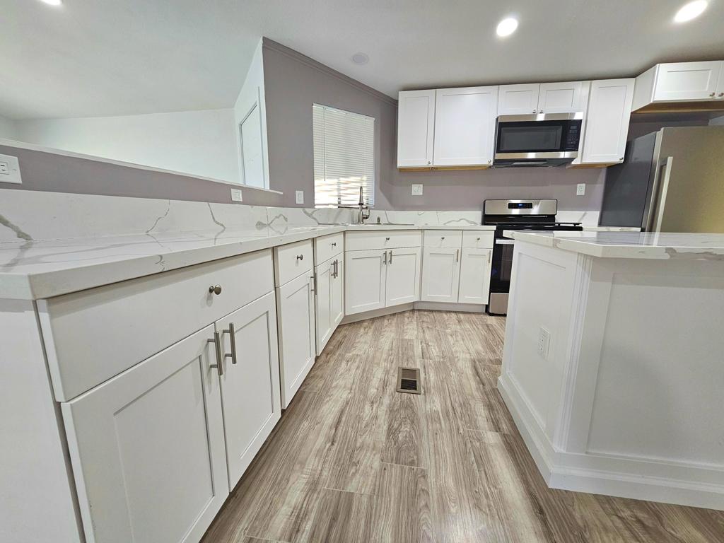 46618 Madison Street 105