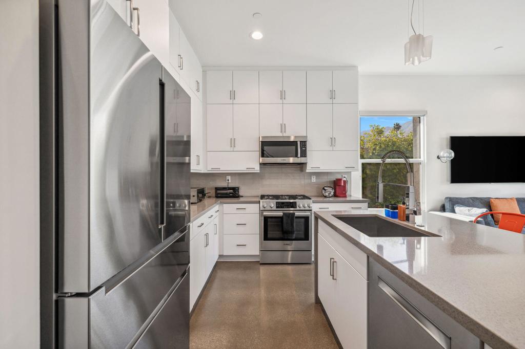 2691 Paragon Loop