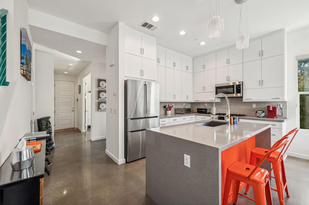 2691 Paragon Loop