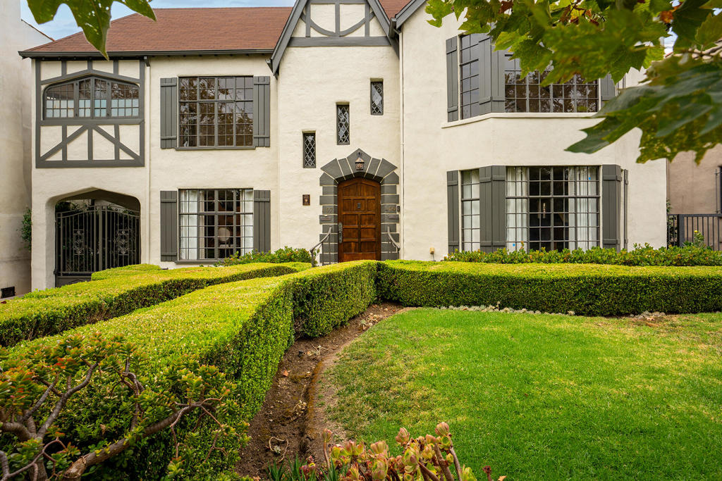 407 N Orange Drive