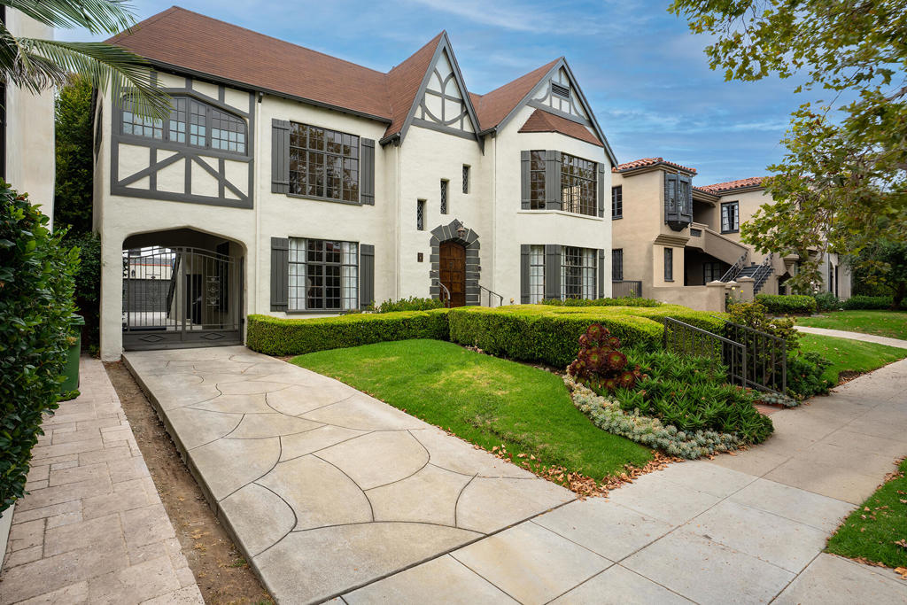 407 N Orange Drive
