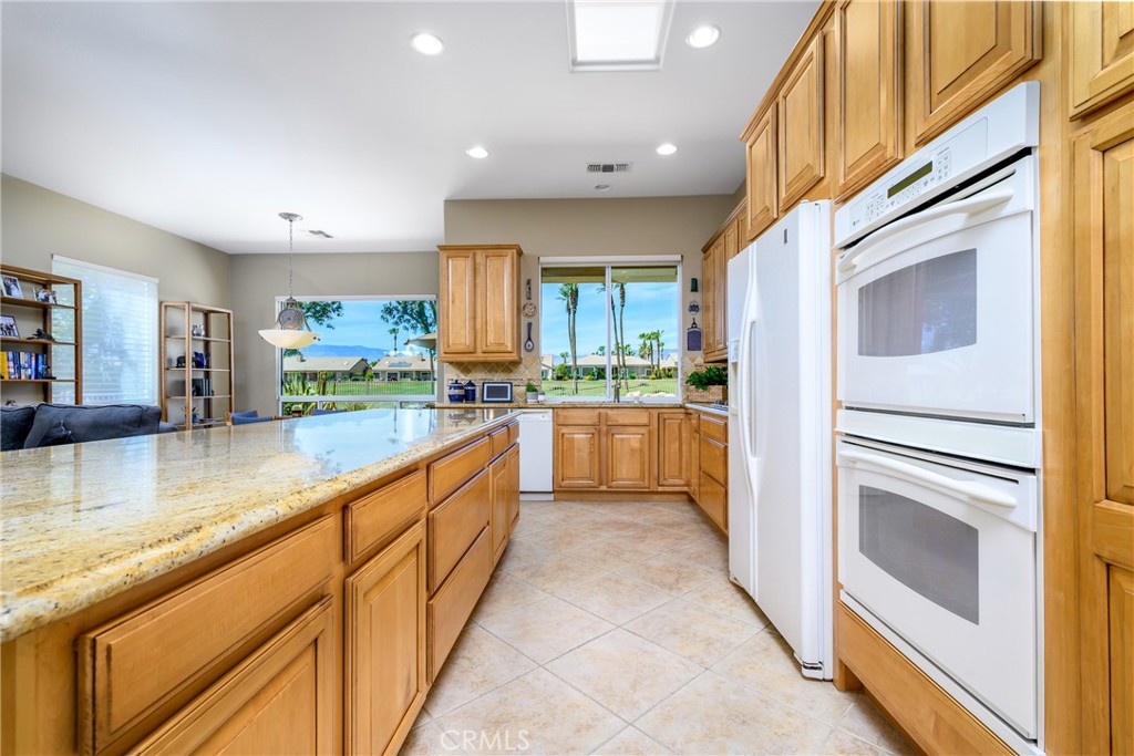 35637 Meridia Avenue