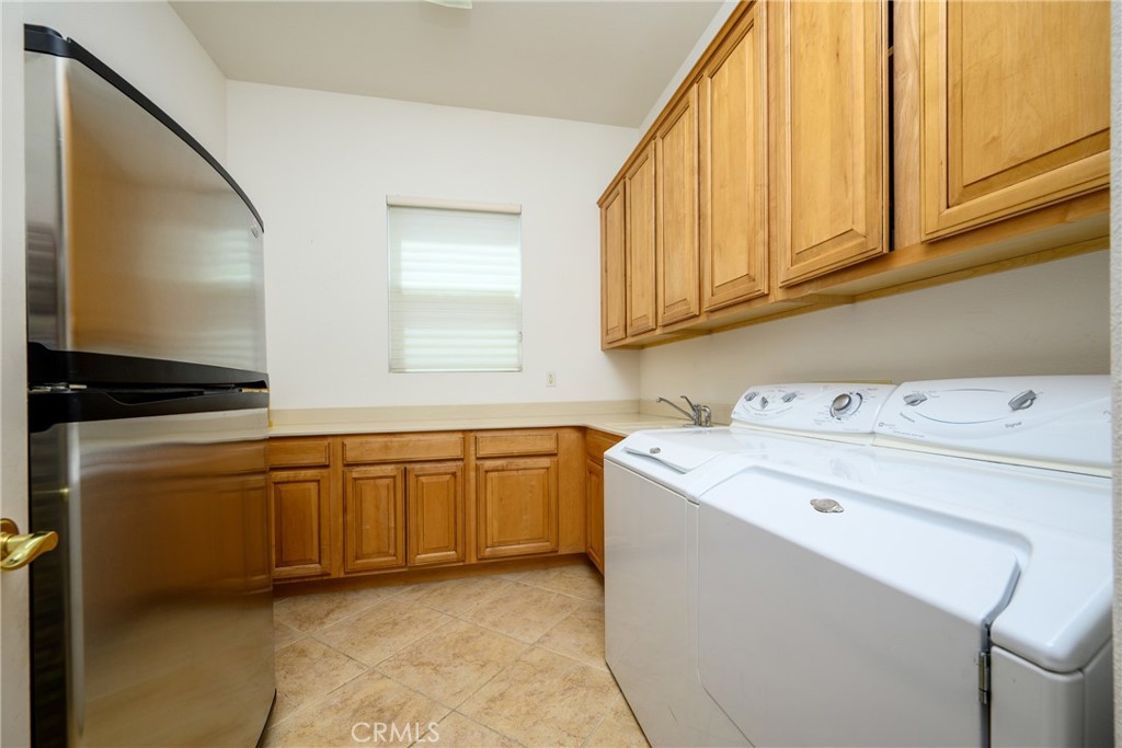 35637 Meridia Avenue