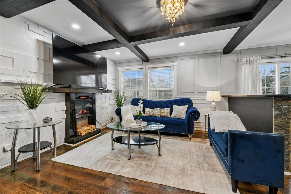 356 OGDEN FALLS Boulevard Unit: 356