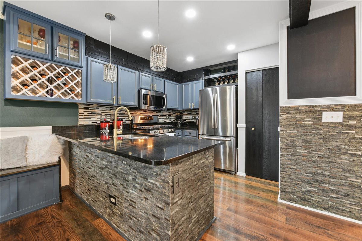 356 OGDEN FALLS Boulevard Unit: 356