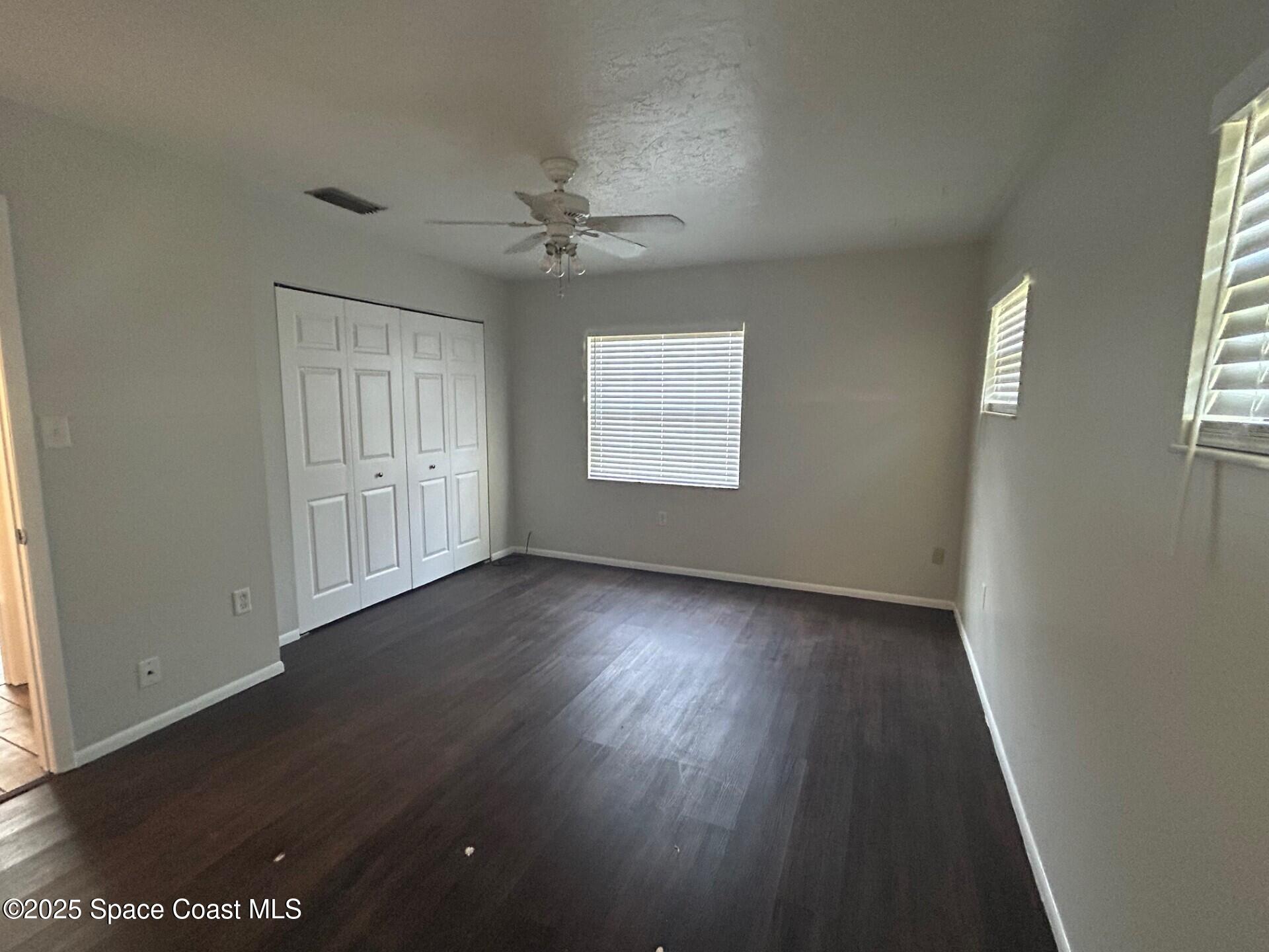 5960 Eaglewalk Avenue