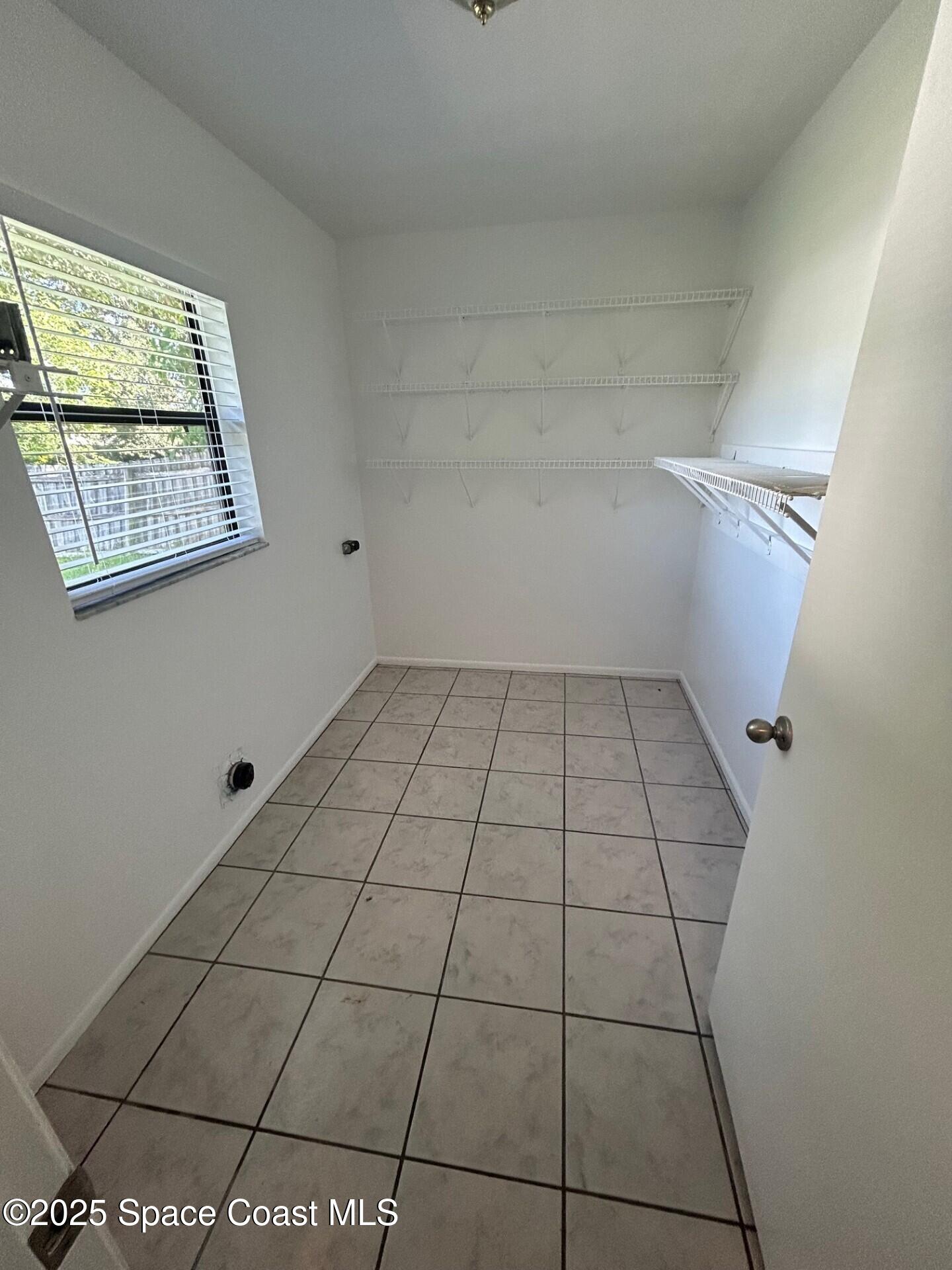 5960 Eaglewalk Avenue