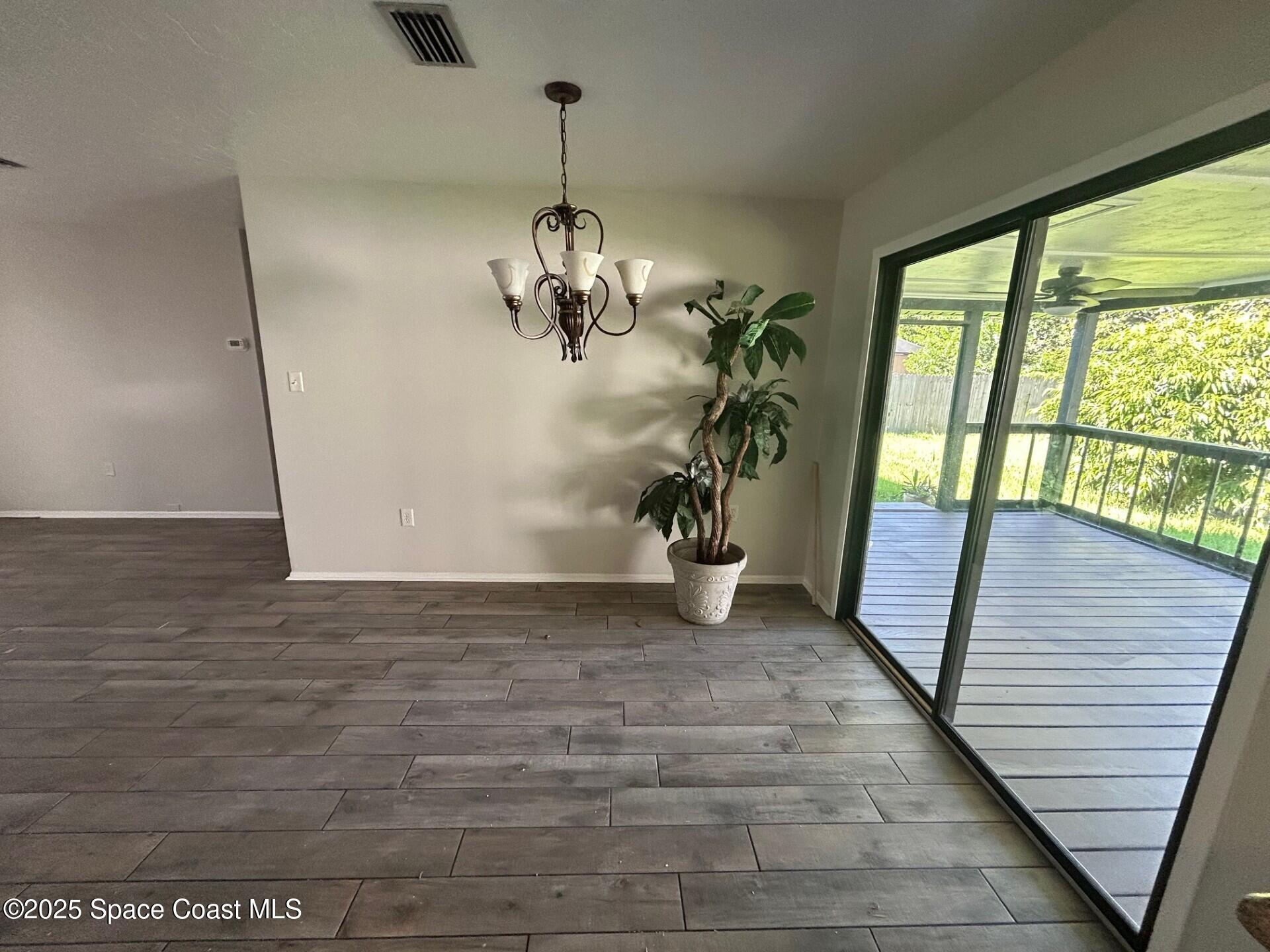 5960 Eaglewalk Avenue