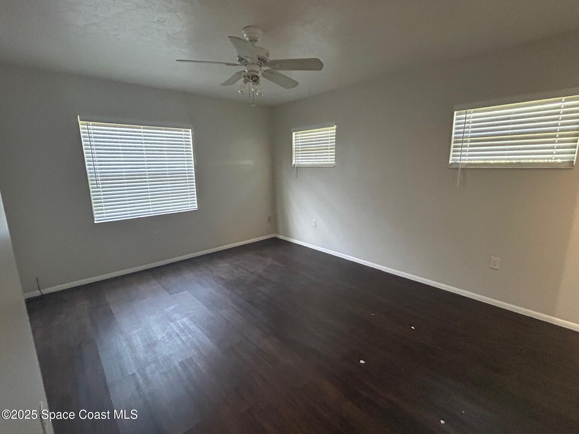 5960 Eaglewalk Avenue
