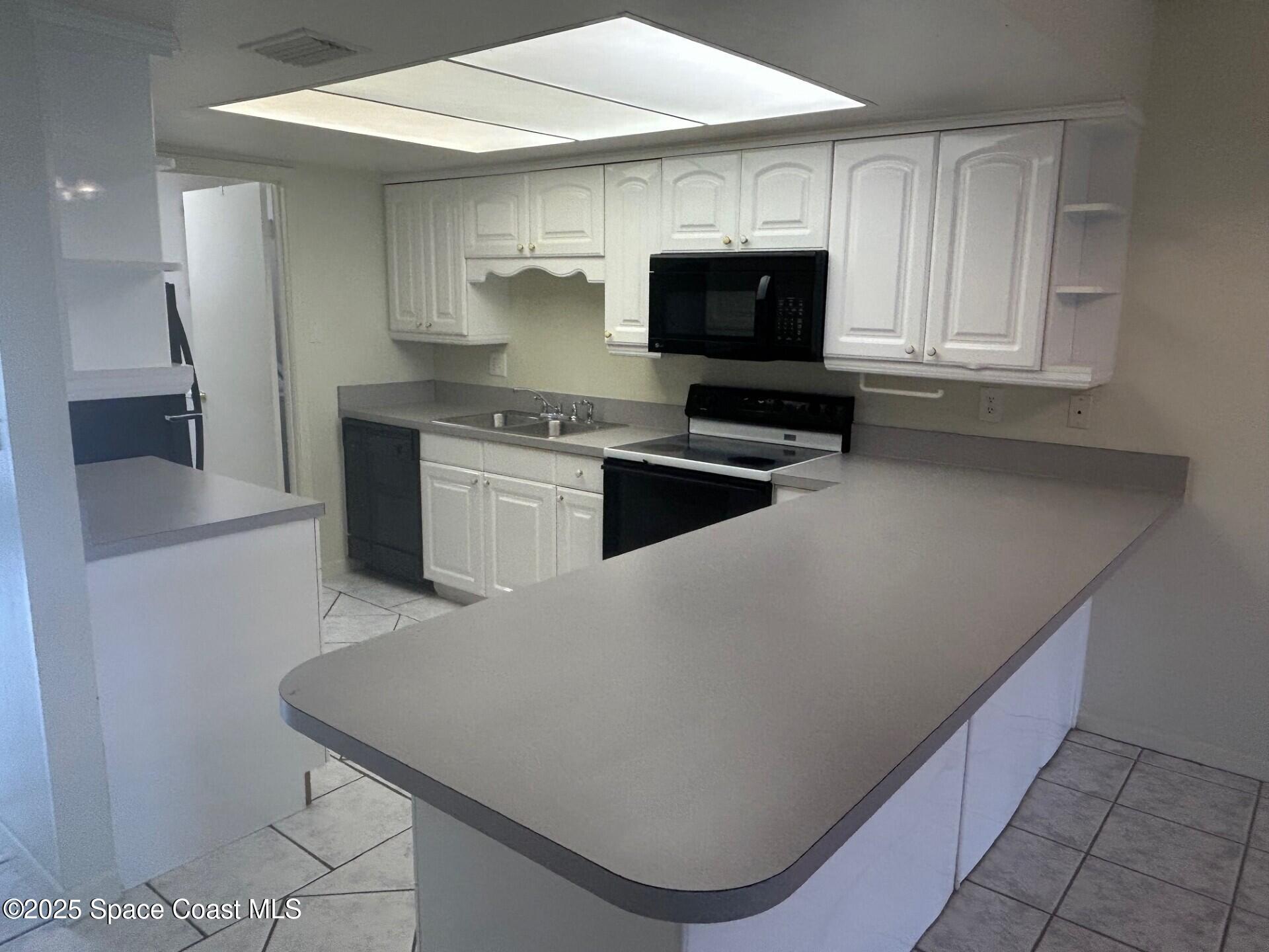2135 N Courtenay Parkway, 142