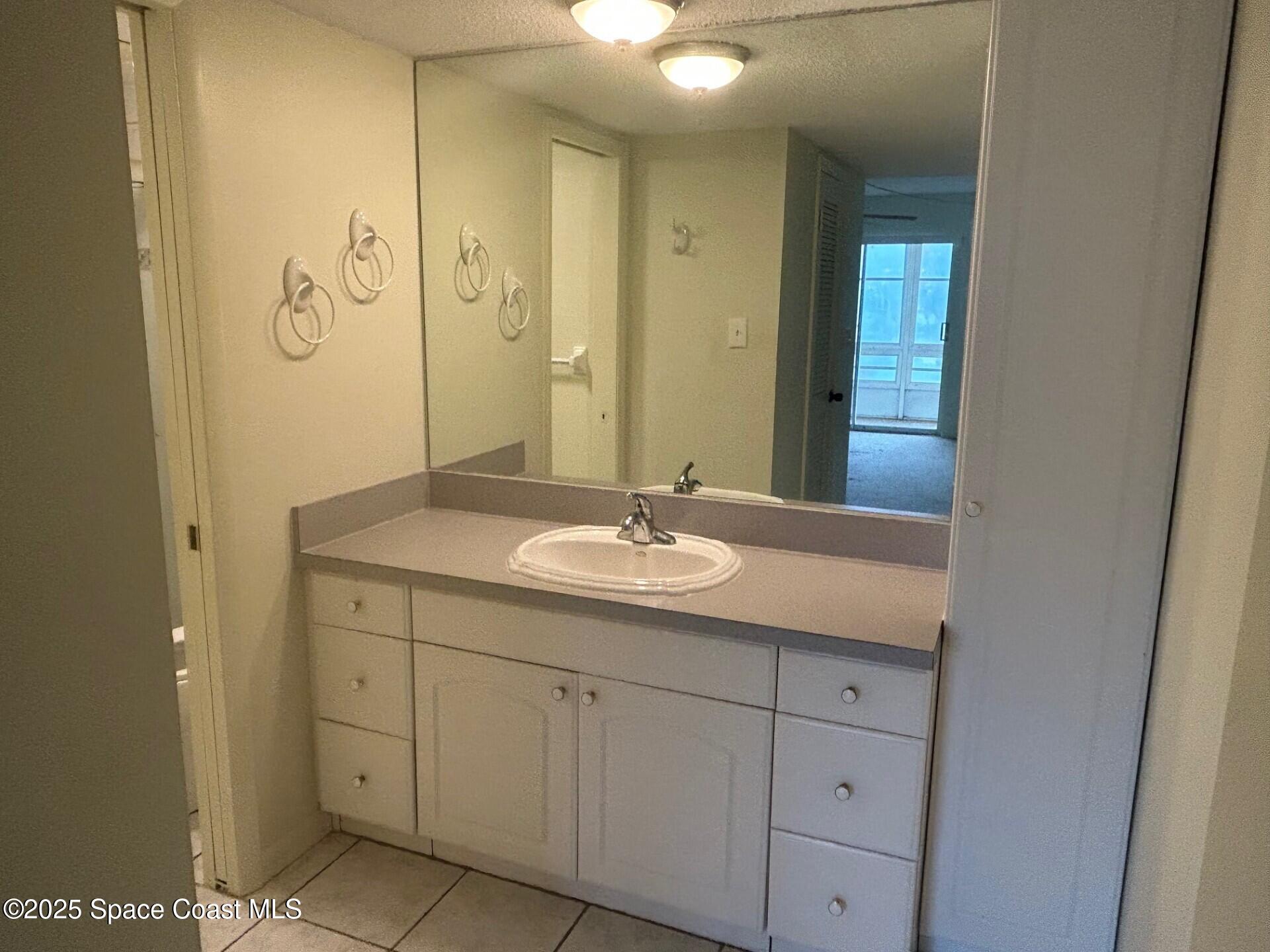 2135 N Courtenay Parkway, 142