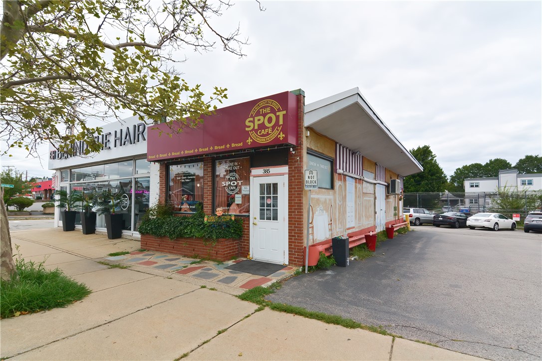 385 Main Street