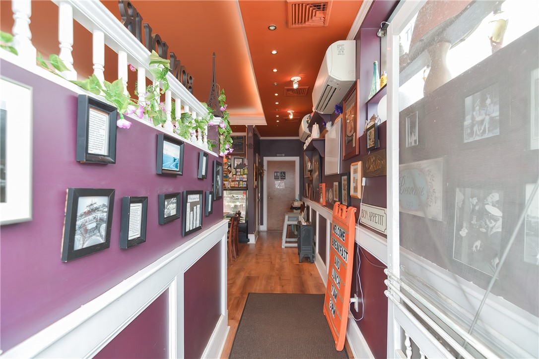 385 Main Street