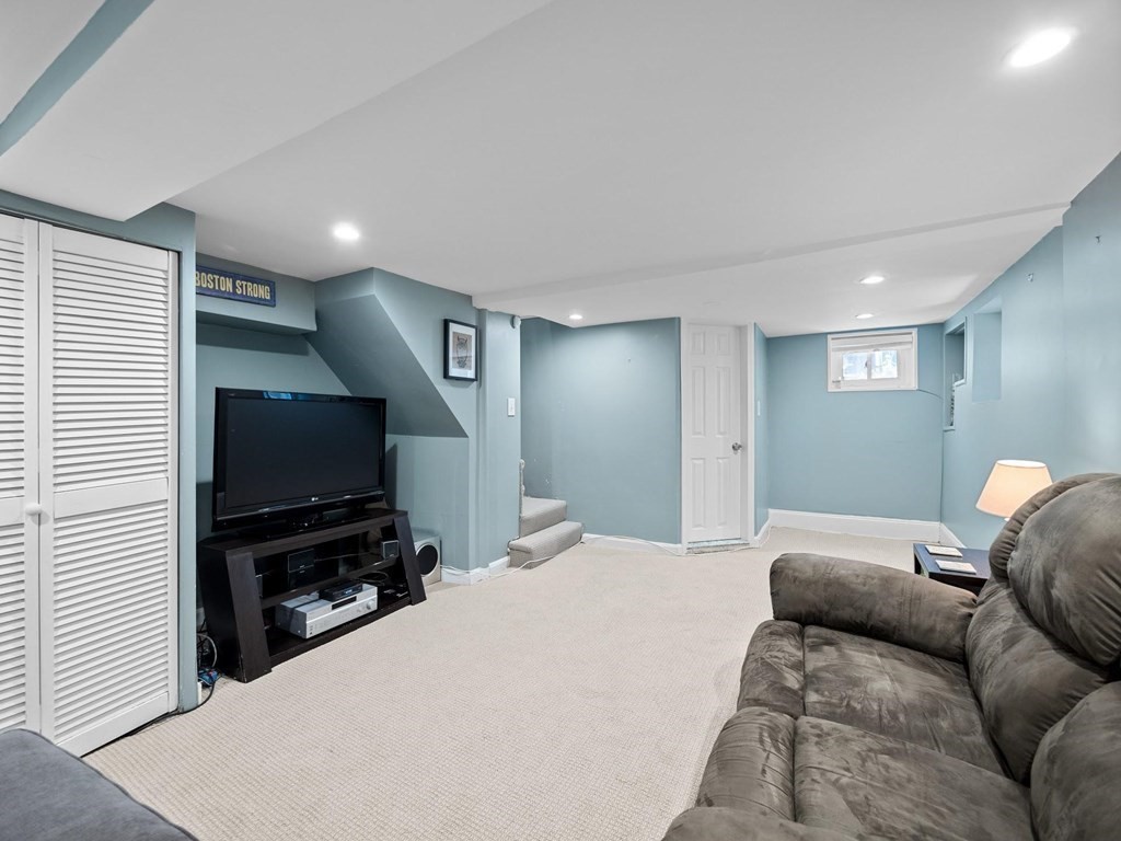 72 Dorchester St