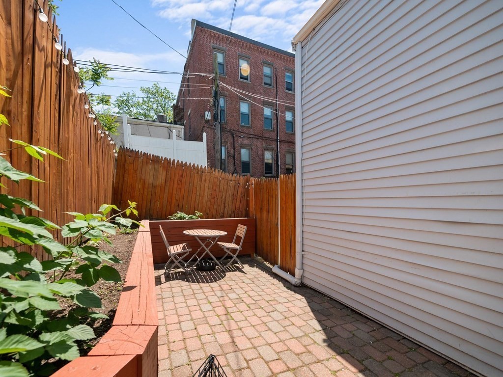 72 Dorchester St
