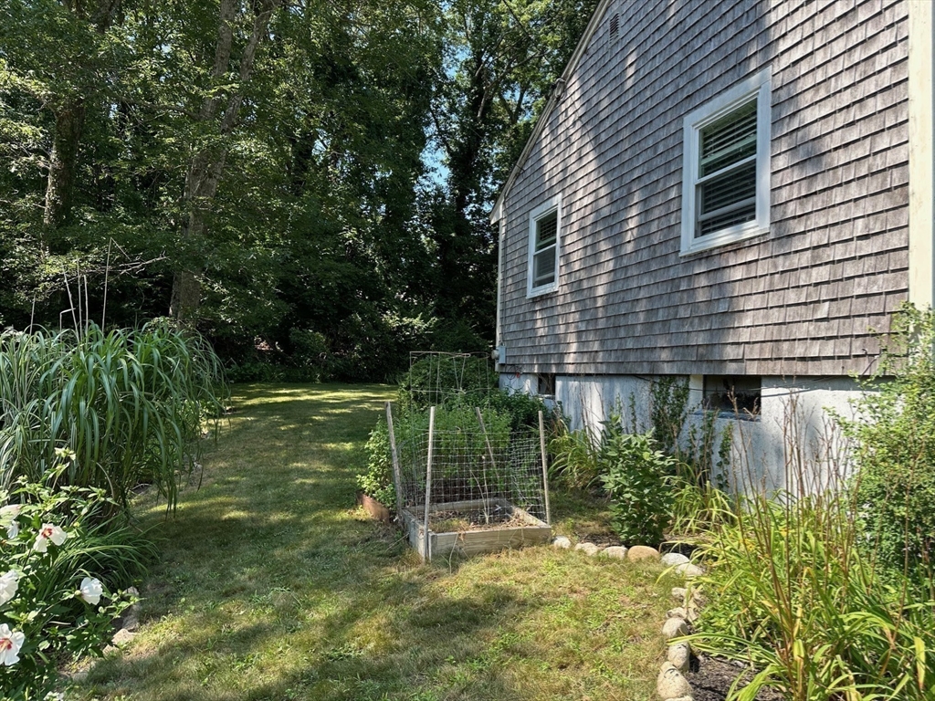 8 Lentell St
