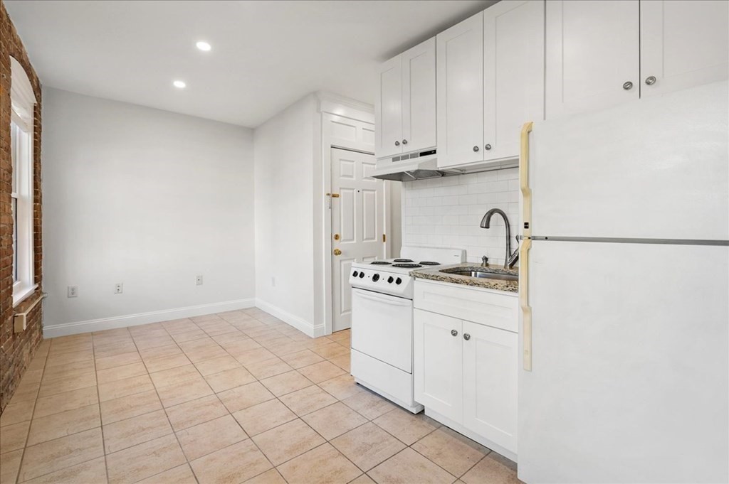 19 Harris Street # 2