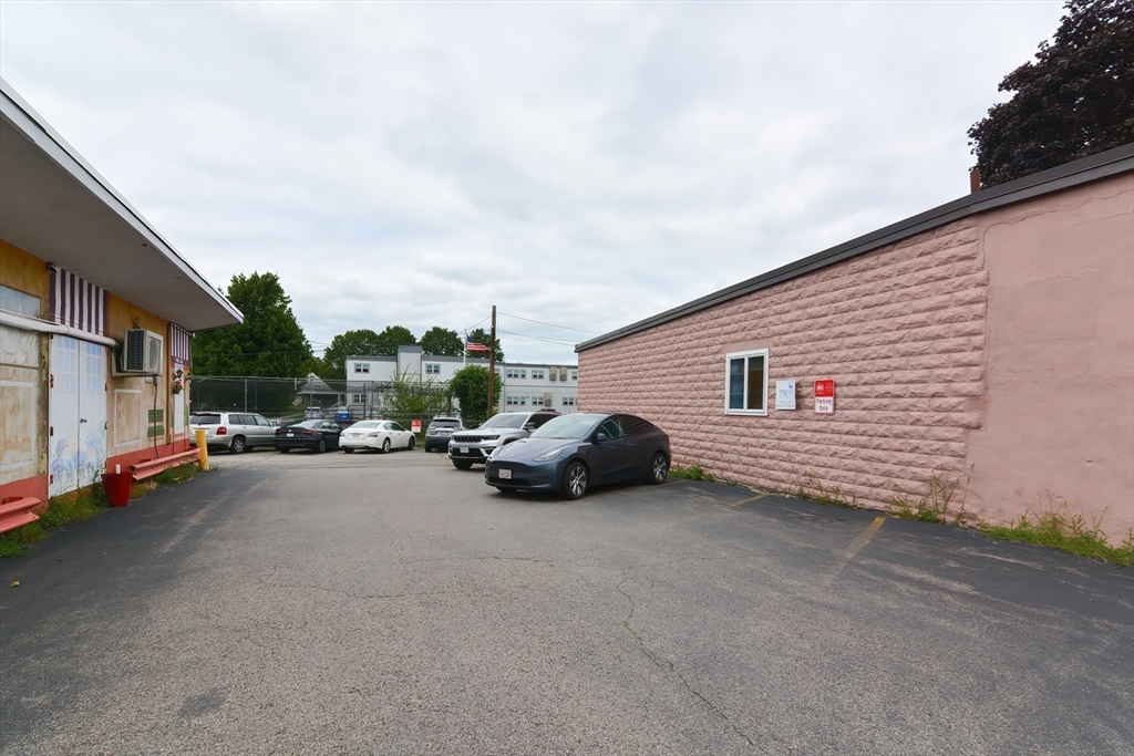 385 Main St