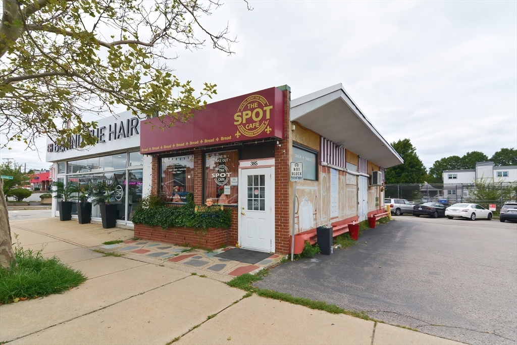 385 Main St