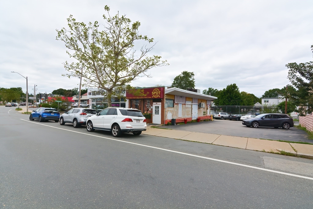 385 Main St