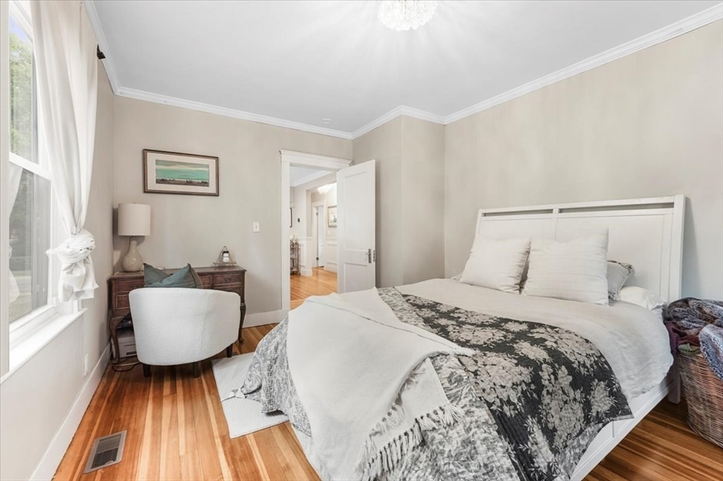 24 Houston Ave # 1
