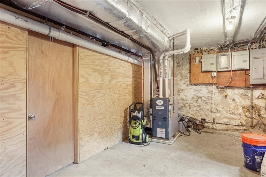 24 Houston Ave # 1
