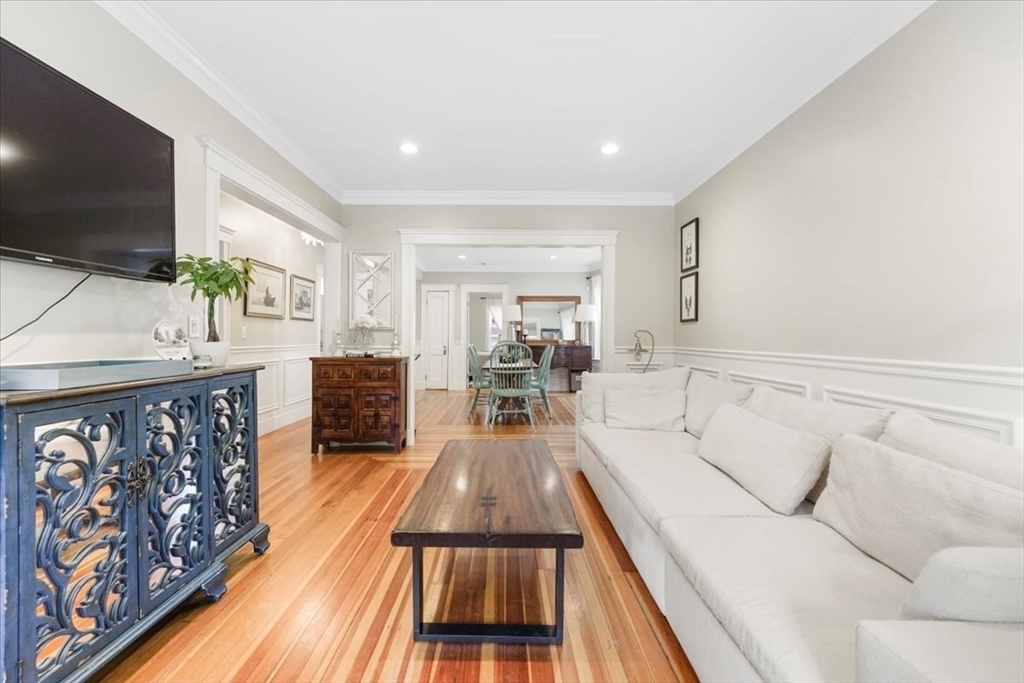 24 Houston Ave # 1