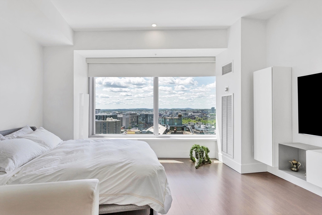110 Stuart Street # 21I