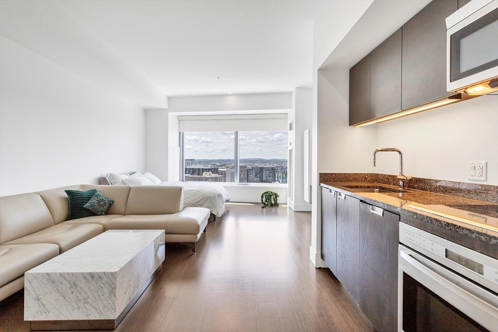 110 Stuart Street # 21I