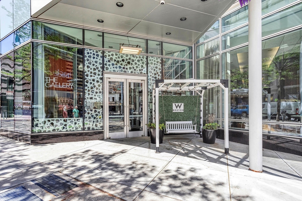 110 Stuart Street # 21I