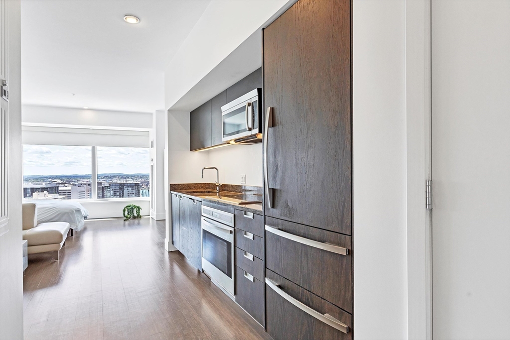 110 Stuart Street # 21I