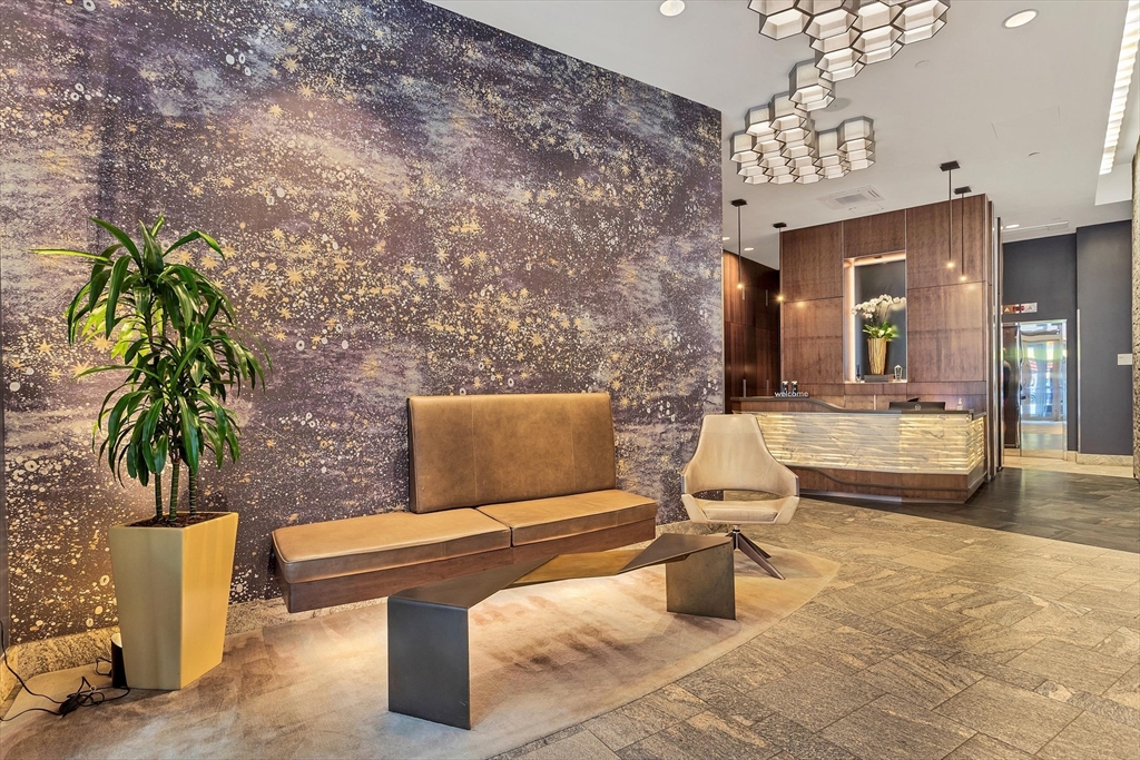 110 Stuart Street # 21I