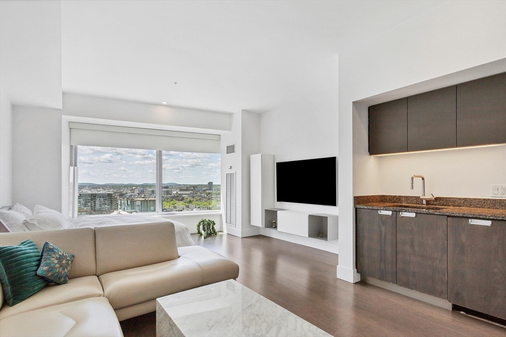 110 Stuart Street # 21I