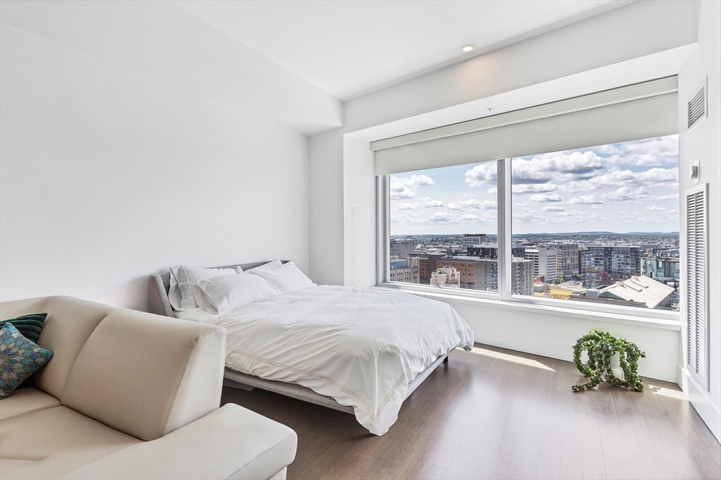 110 Stuart Street # 21I