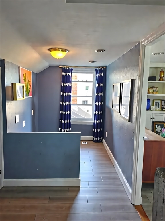 76 Pitman St # 4