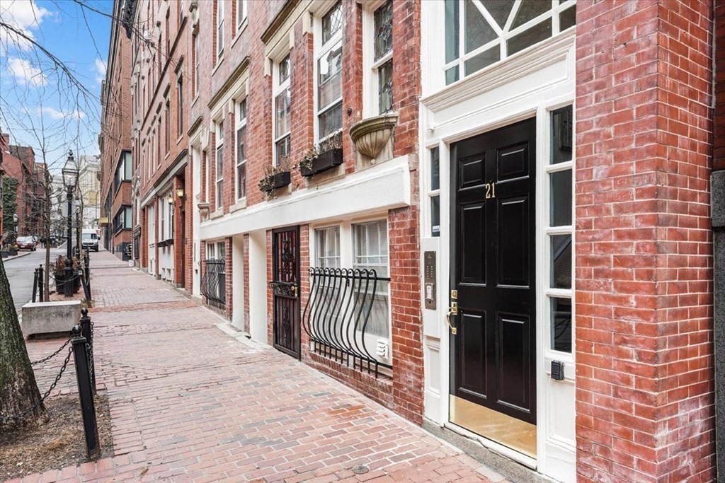 21 Temple Street # 1