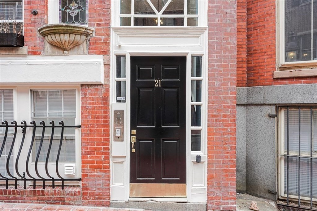 21 Temple Street # 1
